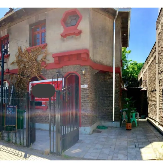 Casa En Venta De 5 Dorm. En Santiago