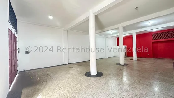 Dennymar Alquila Edificio Comercial, En Zona Centro, Ideal Para Ser Adecuado A Cualquier Tipo De Negocios, Con Fluidez Peatonal Y Vehicular. Oportunidad Para Expandirte O Iniciarte Con Buen Pie. B5808