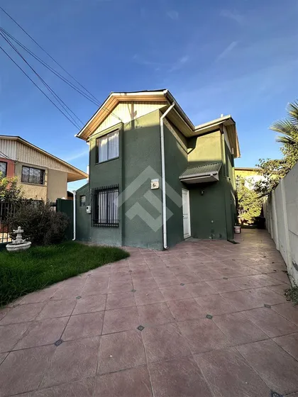 Casa En Venta De 3 Dorm 2 Baños Barrio Los Bosquinos Maipú