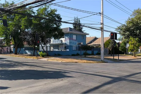 Gran Y Remodelada Casa En Ñuñoa