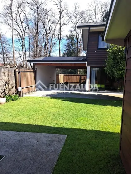Casa En Venta De 3 Dorm. En Valdivia