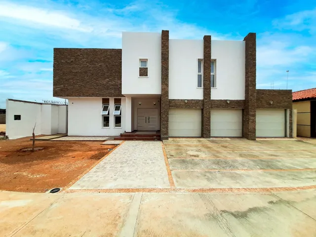  Casa En La Urbanización Terrazas Club De Golf, Punto Fijo   Plc-988