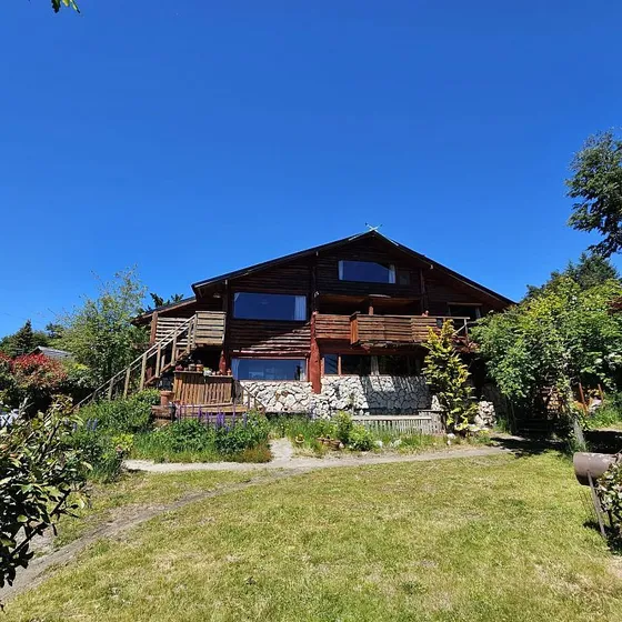 Casa Con Vista Al Lago En Barrio Epulafquen.