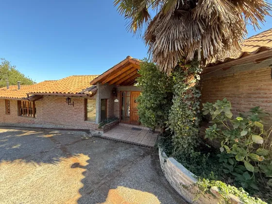Se Vende Hermosa Parcela Con 3 Casas En La Aurora Curacaví