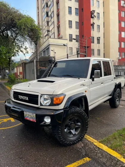 Toyota Land Cruiser 70 Aniversario Diesel