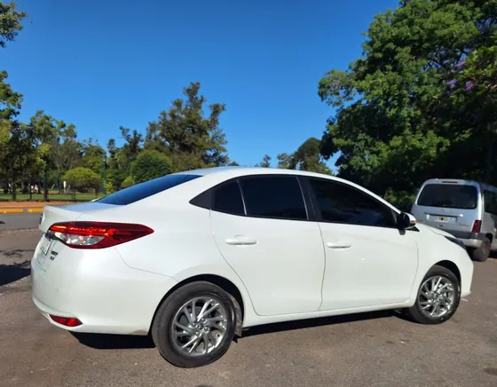 Toyota Yaris 1.5 107cv Xls Sedan