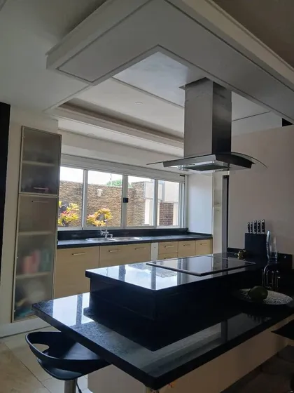 Rafael R. Vende Townhouse Moderno El Bosque. 321 Mts. 291041