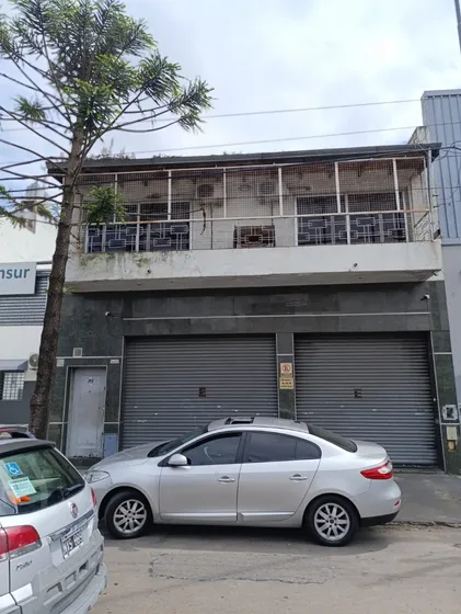 Vende Galpon Sobre Av. Cruz 3455 Apto Credito