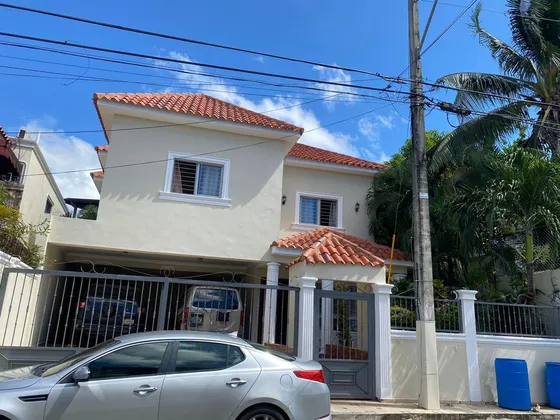 Te Vendo Casa En Altos De Arroyo Hondo Rd.