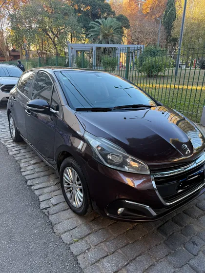 Peugeot 208 1.6 Allure Nav Tiptronic