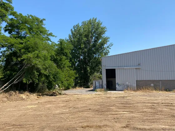 Excelente Propiedad Industrial Con Galpón Ubicado En Lampa