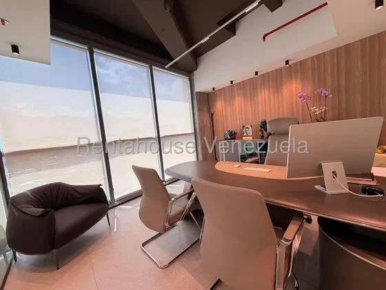 Moderna Oficina En Venta, Urb. Las Mercedes