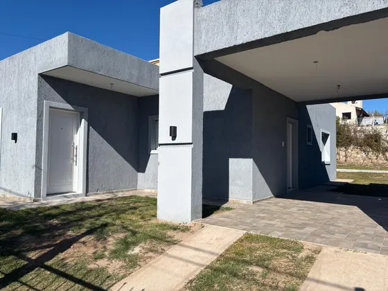 Venta De Casa En Potrero De Los Funes 