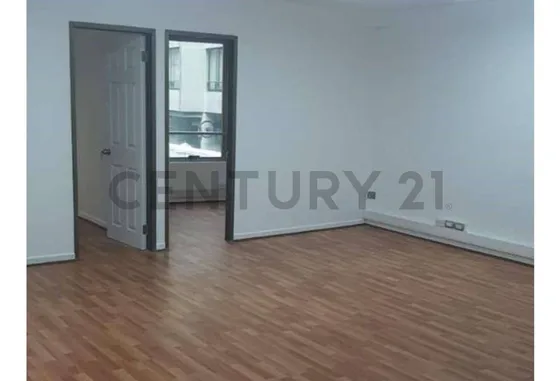 Arriendo Oficina 70 M2 En Barrio El Golf