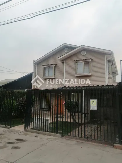 Casa En Venta De 3 Dorm. En Maipú