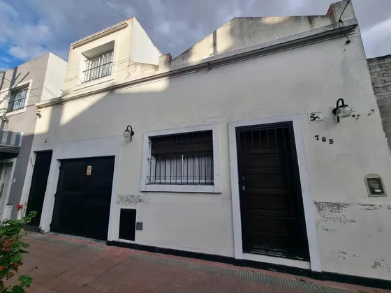 Ph En Venta - 4 Dormitorios 3 Baños - Cochera - 261mts2 - Ramos Mejía
