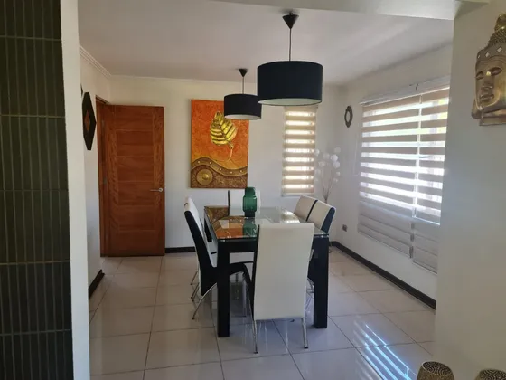 Preciosa Y Comoda Residencia En Avenida Principal