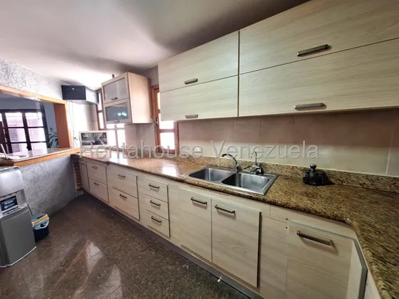 Casa-quinta Duplex Urb El Bosque Lista Para Habitar, Cocina Equipada Con Plus De Planta Electrica Con Todo Su Sistema. Ademas Tanque Subterraneo De 10.000 Ltrs Con Sistema Hidroneumatico De1/2hp