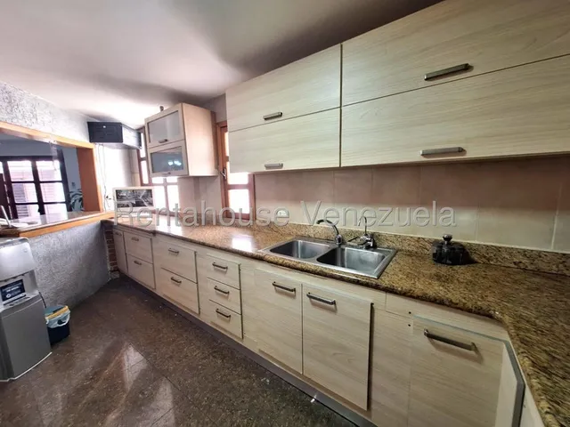 Casa-quinta Duplex Urb El Bosque Lista Para Habitar, Cocina Equipada Con Plus De Planta Electrica Con Todo Su Sistema. Ademas Tanque Subterraneo De 10.000 Ltrs Con Sistema Hidroneumatico De1/2hp