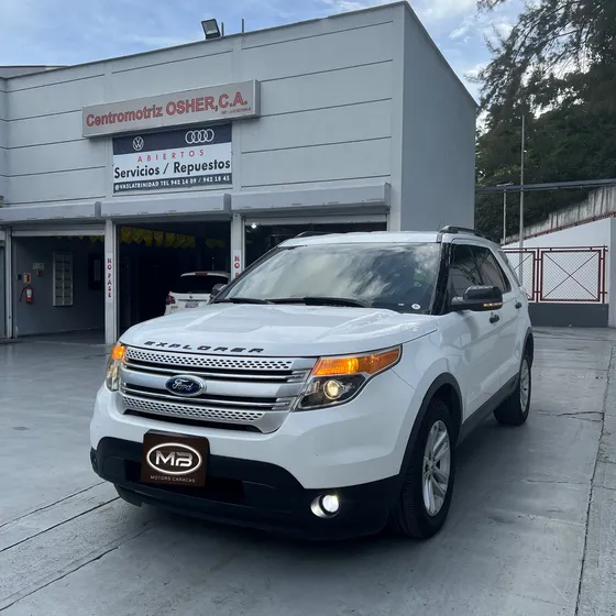 Ford Explorer Xlt 4wd