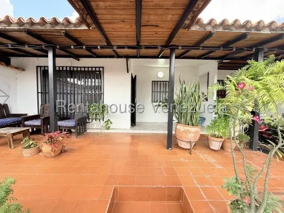 Erika Armeya Vende, Casa En La Urbanizacion Las Mercedes De Cabudare. Flex: 26-21774
