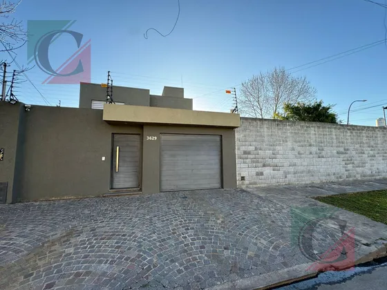 Casa 5 Amb. Venta Lanus C/quincho Jardin Y Pileta