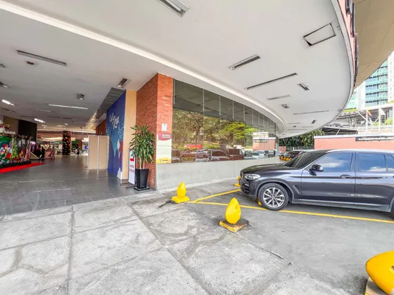 Local En Arriendo En Chipichape. Cod A8014553