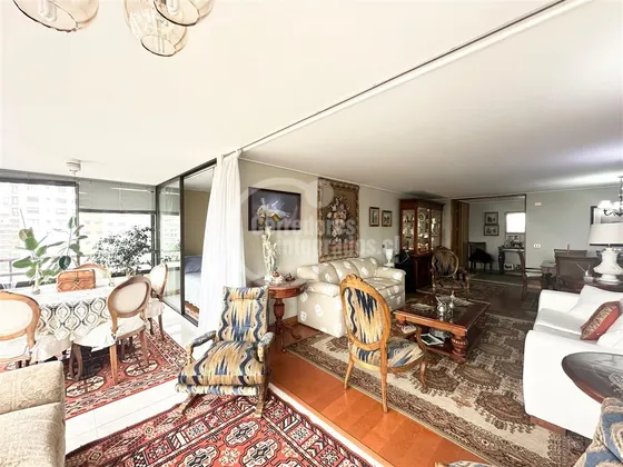 Departamento En Venta De 3 Dorm.&#43; Serv. En Las Condes