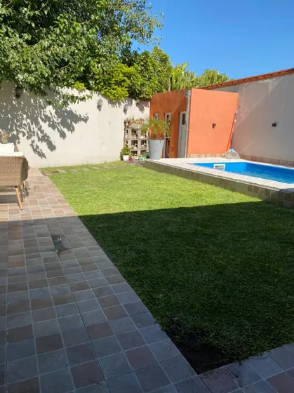 Casa Colonial 4 Ambientes Cochera Escucha Oferta Permuta
