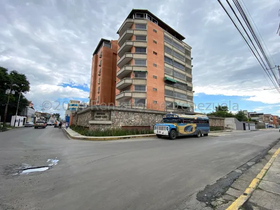 Amplio Apartamento En Venta Ubicado En Cagua Urb Centro Db 25-812