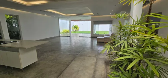 * Josefina Toledo: Hermosa Casa En Venta En Guaparo, Estilo Loft Industrial, Bella Cocina Con Tope De Cuarzo, Amplios Espacio, Una Sola Planta, Hermosos Jardines, Jardín Interno, 280863