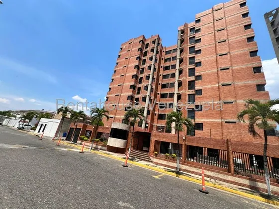 Jip 25-17809. Rent-a-house Vende Apartamento De 108 Mts2. 3 Habitaciones, 3 Salas De Baños, Salon De Fiesta Y Gimnasio En La Exclusiva Urb. Morichal. En La Victoria.