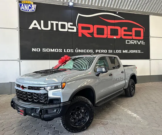 Chevrolet Cheyenne Zr2 6.2 Bison