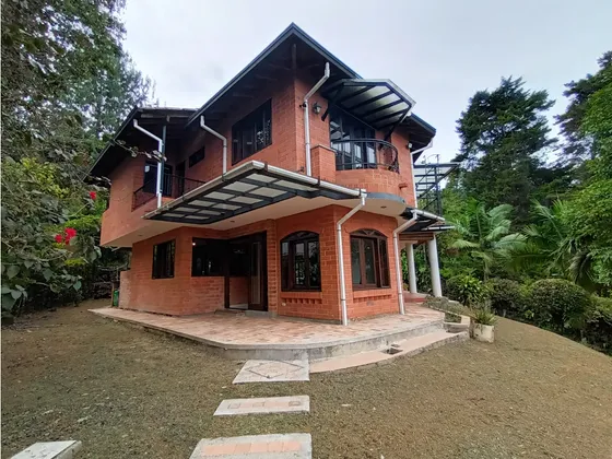 Casa Campestre Para La Venta En Envigado - San Lucas