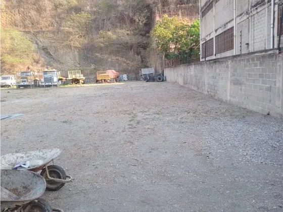 Alquilo Terreno 2.000m2 Guarenas 5218