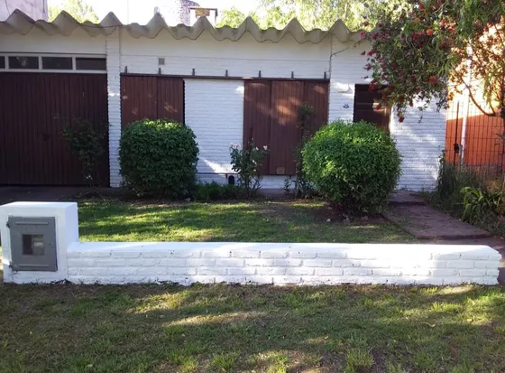 Casa En Venta - 1 Dormitorio 1 Baño - 300mts2 - San Clara Del Mar