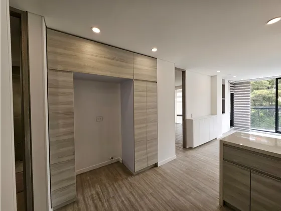 Venta De Apartamento En El Chicó, Santa Paula