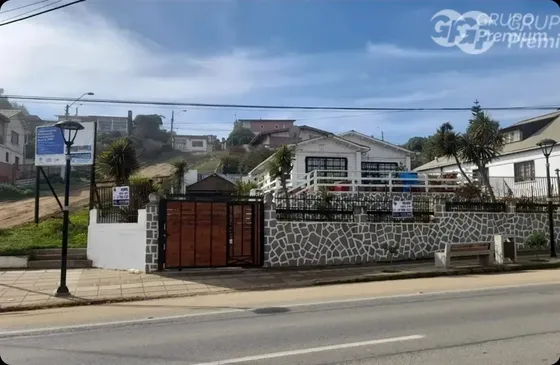 Casa En Venta De 6 Dorm. En El Tabo