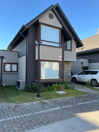 Casa Avda.los Parques De Carriel# 9225 Talcahuano