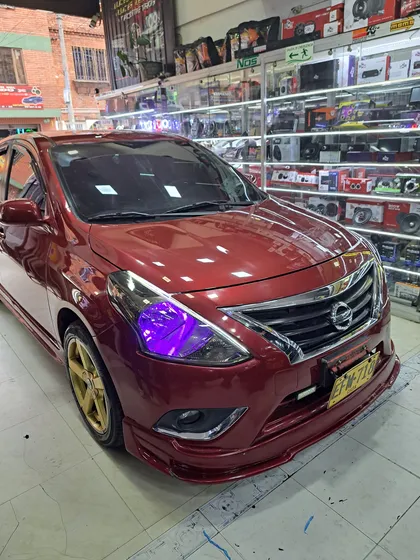 Nissan Versa 1.6 Sense