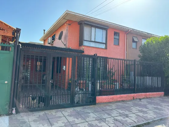 Maipú, Casa Amplia, Excelentes Condiciones Y Terminaciones
