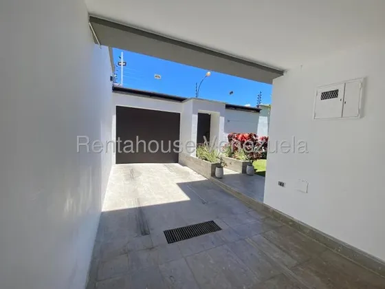 Impecable Y Hermosa Casa Remodelada En Alto Prado. Ys12521073