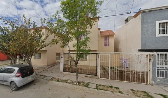 Sk09 Remate Bancario Casa En Cto Anna 726, Anna, Torreón