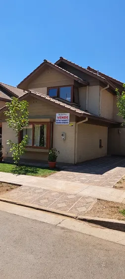 Hermosa Casa En Condominio Portal De Machali