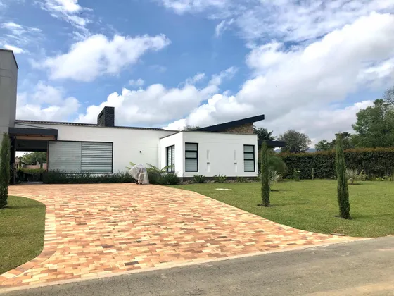 Casa Campestre, Corazón De Llanogrande, Unidad Cerrada