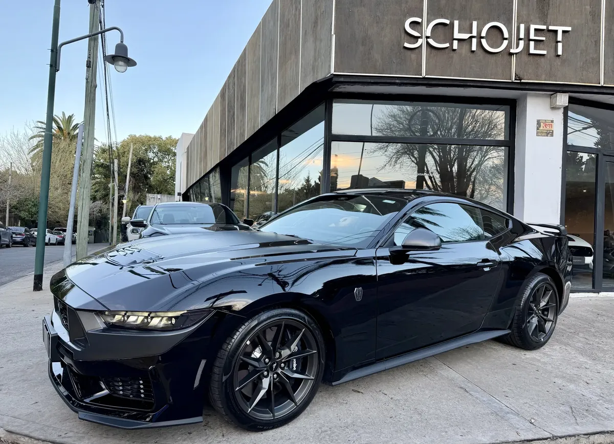 Ford Mustang 5.0 V8 Dark Horse