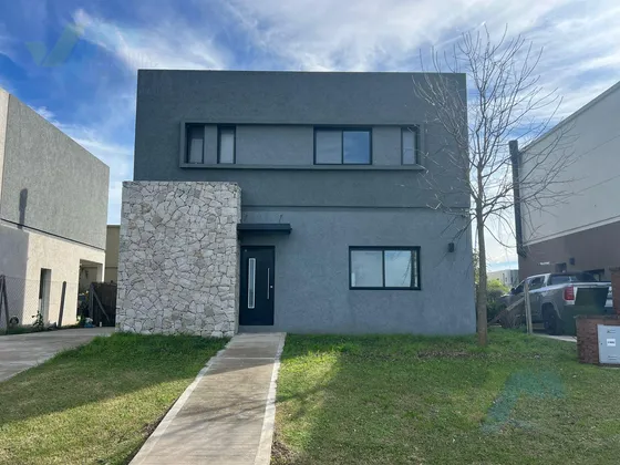 Casa En  Alquiler, Pileta, Jardín, El Aljibe, Manzanares