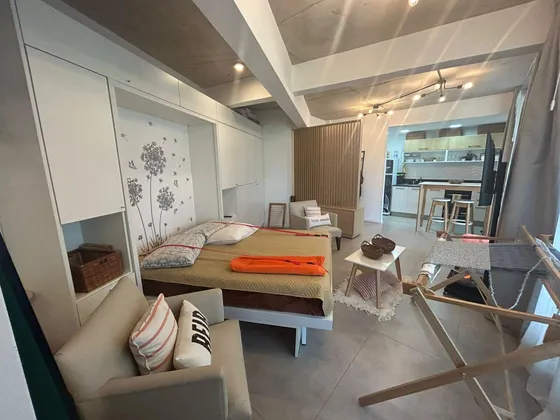 Venta Monoambiente Amoblado Con Terraza Balcón Y Cochera