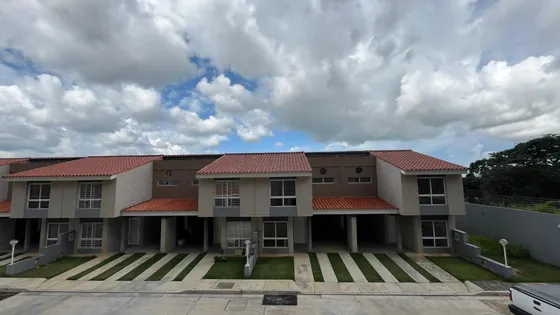 Solo Clientes Town House Amplio En San Diego Carabobo  La Esmeralda Con Financiamiento  A Un Año Cumbres De La Esmeralda  Ello 
