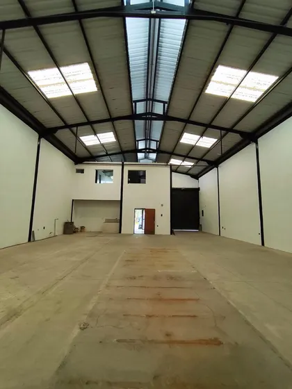 Leandro Araque Inzitu Realtors Ofrece En  Alquiler De Galpón Industrial De 285 M² En Zona Estratégica  Ideal Para Depósito O Producción